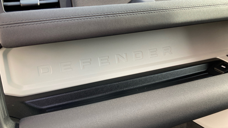 Land Rover Defender 3.0 D250 X-Dynamic S 90 3dr Auto Diesel Estate